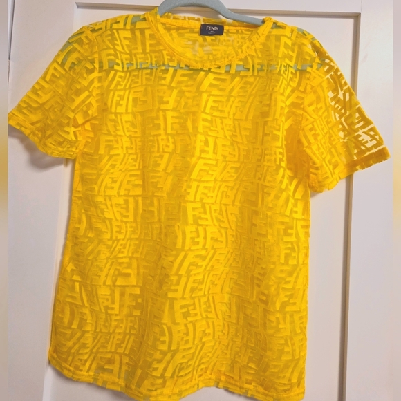 Fendi zooka Print Top.😍 - Picture 1 of 7